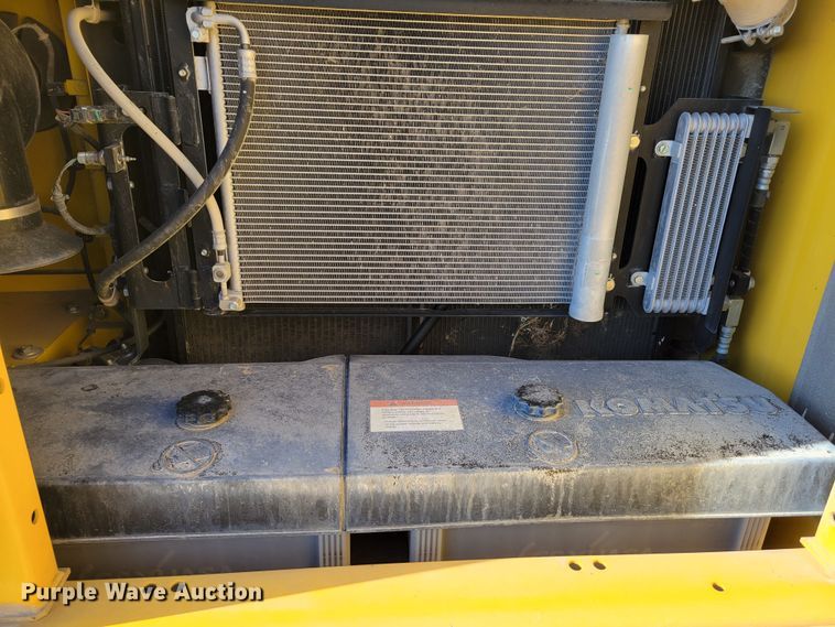 image for item DM8127 2019 Komatsu PC240LC-11  excavator