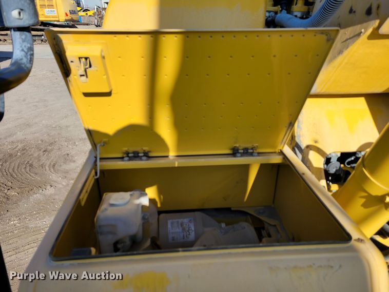 image for item DM8127 2019 Komatsu PC240LC-11  excavator