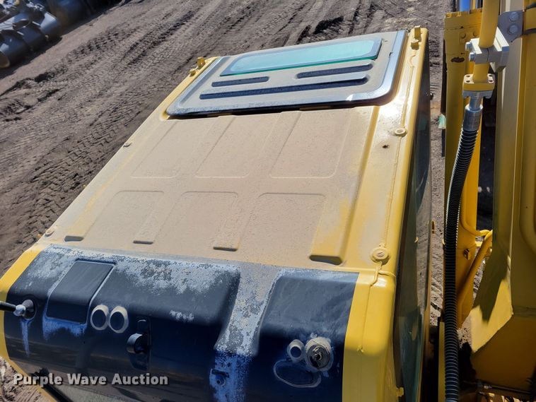 image for item DM8127 2019 Komatsu PC240LC-11  excavator