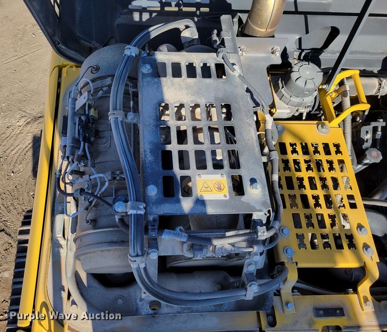 image for item DM8127 2019 Komatsu PC240LC-11  excavator