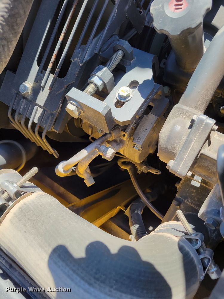 image for item DM8127 2019 Komatsu PC240LC-11  excavator