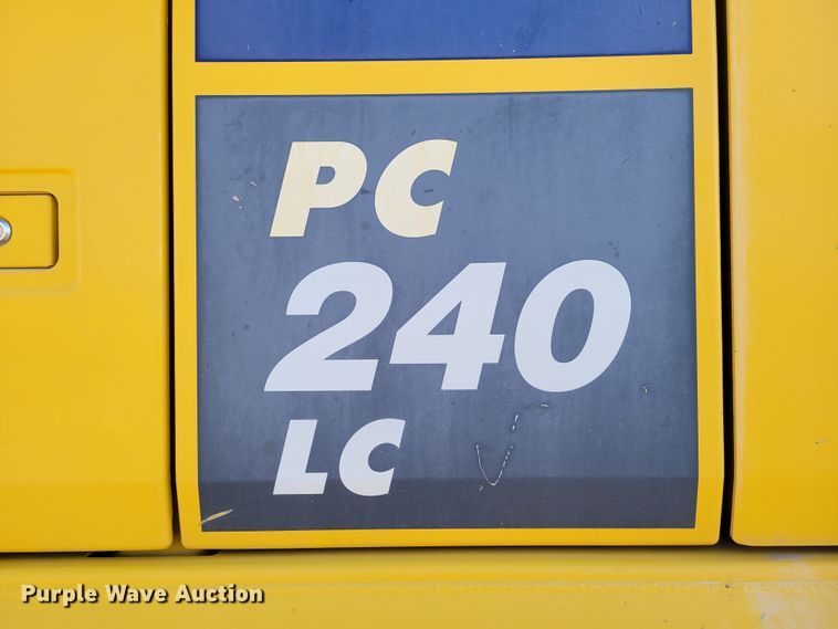 image for item DM8127 2019 Komatsu PC240LC-11  excavator