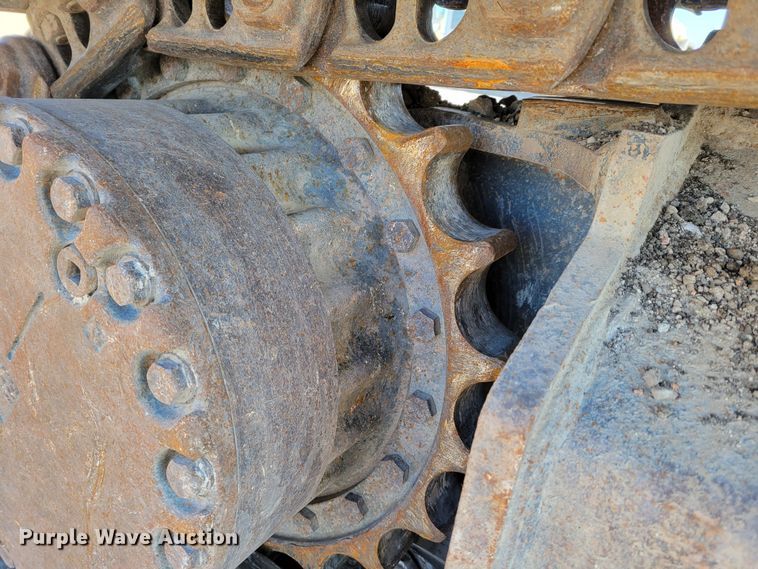 image for item DM8127 2019 Komatsu PC240LC-11  excavator