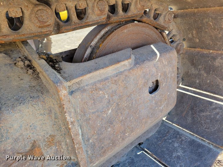 image for item DM8127 2019 Komatsu PC240LC-11  excavator