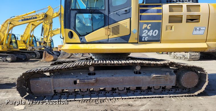 image for item DM8127 2019 Komatsu PC240LC-11  excavator