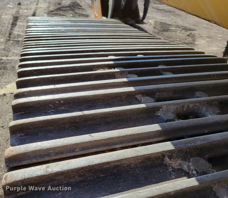 image for item DM8127 2019 Komatsu PC240LC-11  excavator