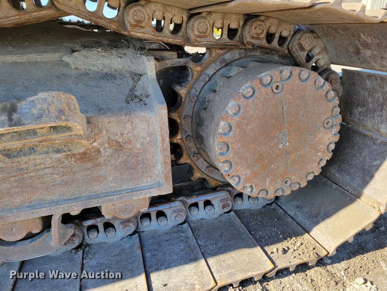 image for item DM8127 2019 Komatsu PC240LC-11  excavator