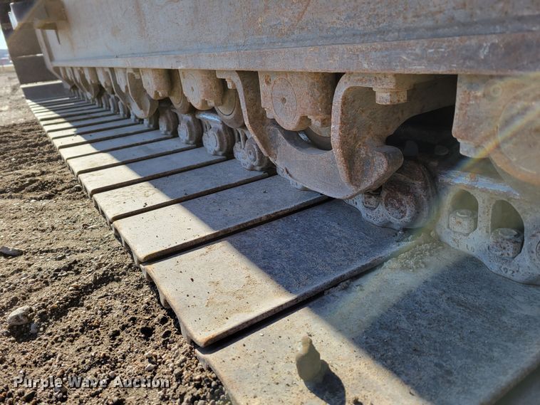 image for item DM8127 2019 Komatsu PC240LC-11  excavator