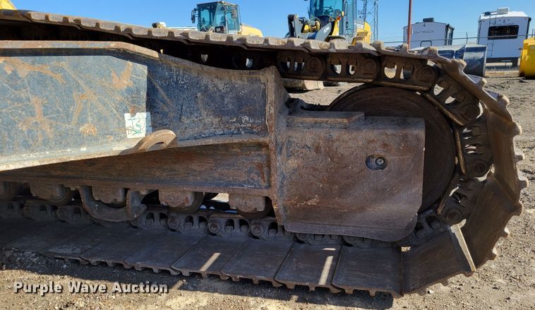 image for item DM8127 2019 Komatsu PC240LC-11  excavator