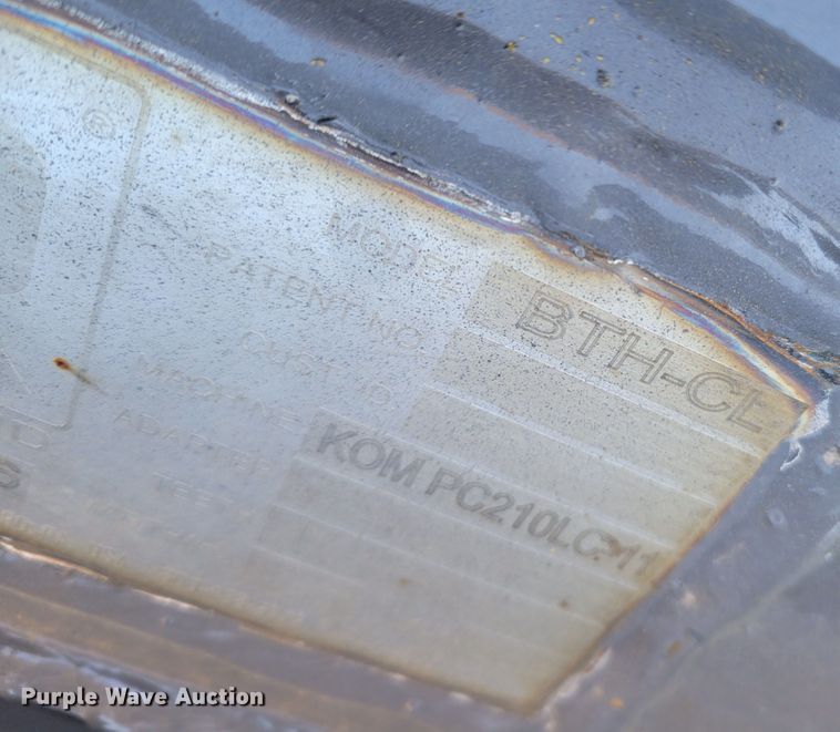 image for item DM8127 2019 Komatsu PC240LC-11  excavator