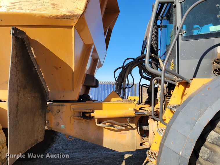 image for item DM8128 2006 Case 340B  haul truck