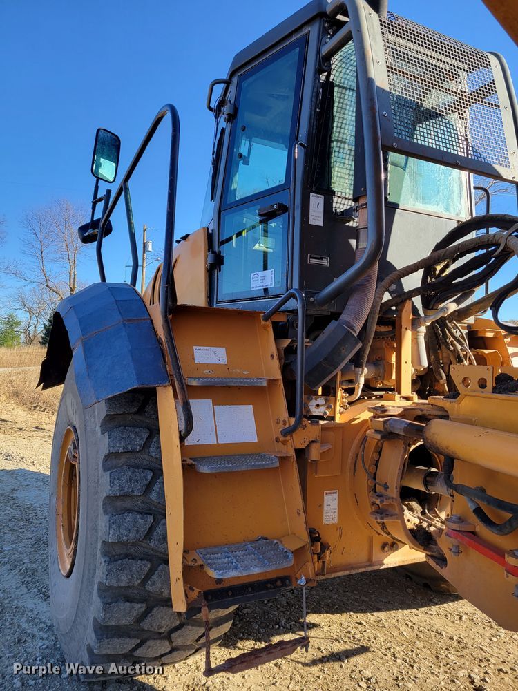 image for item DM8128 2006 Case 340B  haul truck