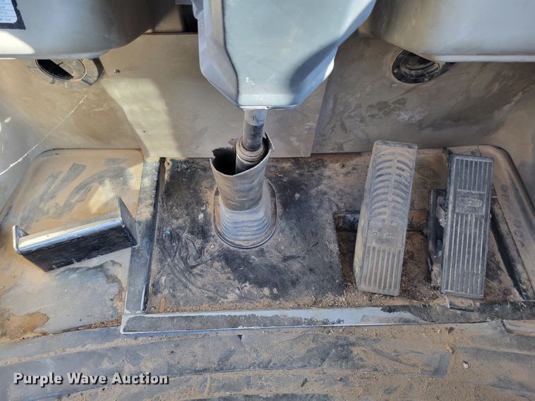 image for item DM8128 2006 Case 340B  haul truck