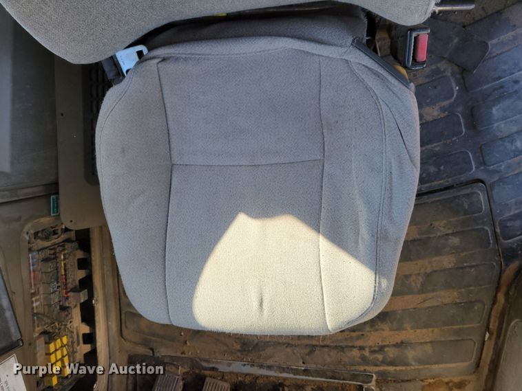 image for item DM8128 2006 Case 340B  haul truck