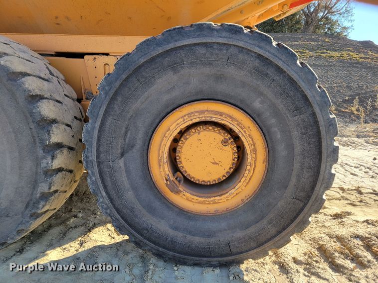 image for item DM8128 2006 Case 340B  haul truck