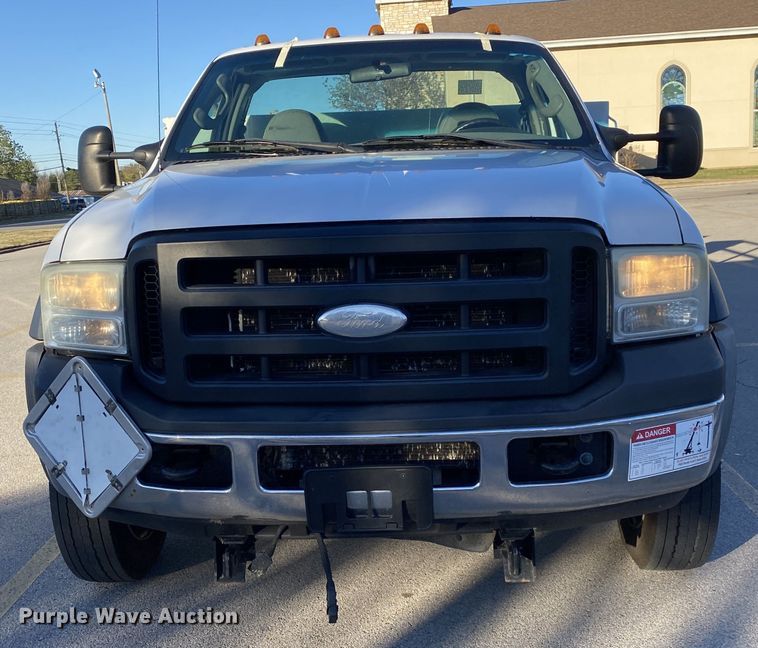 image for item DN8046 2006 Ford F550 Super Duty  utility / service truck