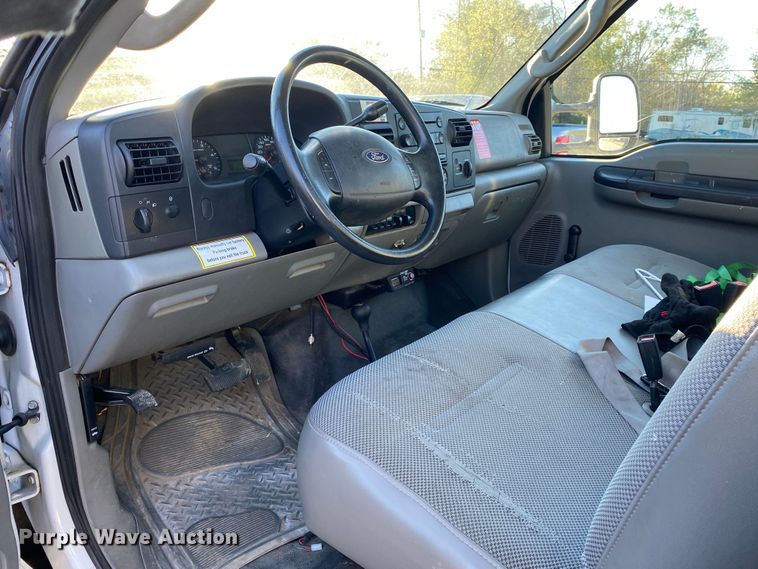 image for item DN8046 2006 Ford F550 Super Duty  utility / service truck