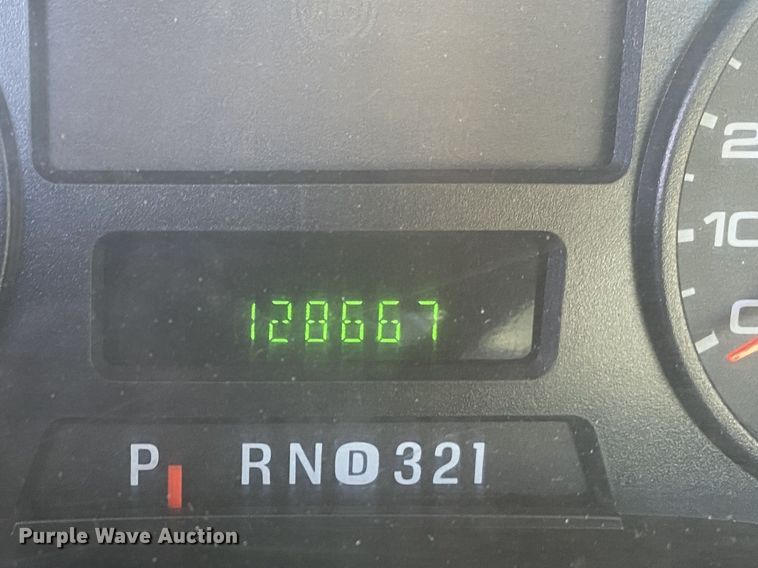 image for item DN8046 2006 Ford F550 Super Duty  utility / service truck