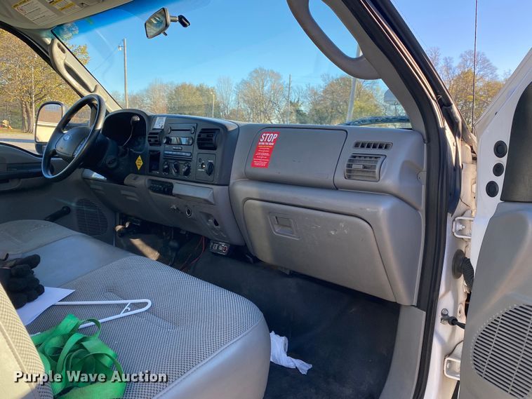 image for item DN8046 2006 Ford F550 Super Duty  utility / service truck