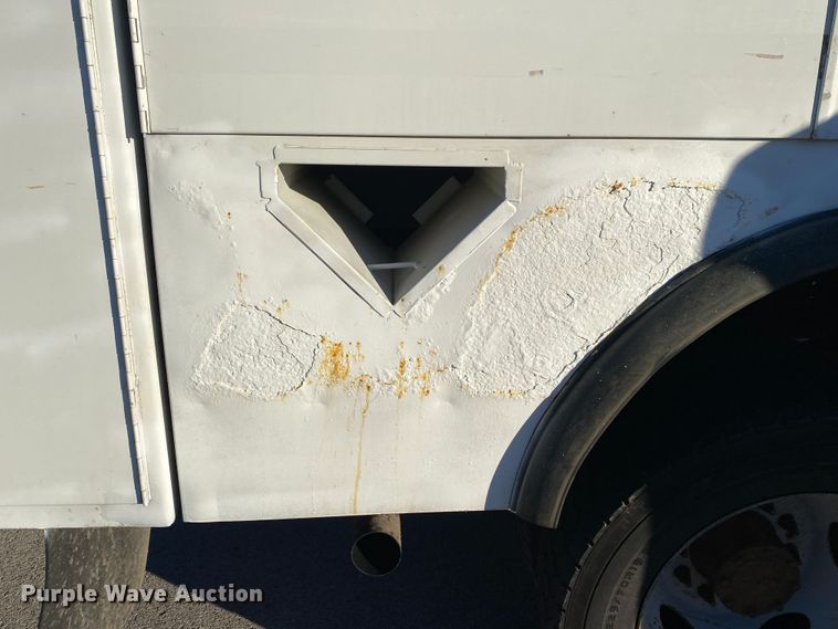 image for item DN8046 2006 Ford F550 Super Duty  utility / service truck