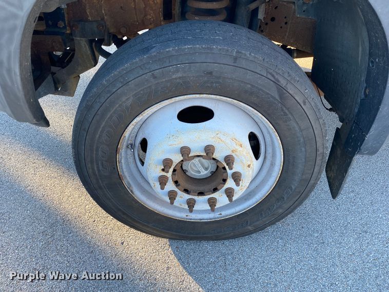 image for item DN8046 2006 Ford F550 Super Duty  utility / service truck