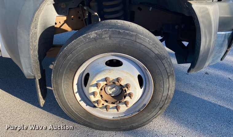 image for item DN8046 2006 Ford F550 Super Duty  utility / service truck