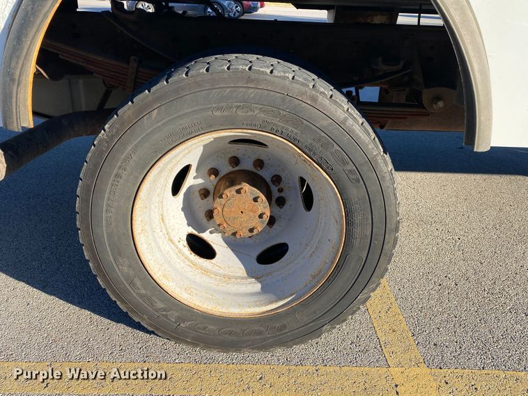 image for item DN8046 2006 Ford F550 Super Duty  utility / service truck