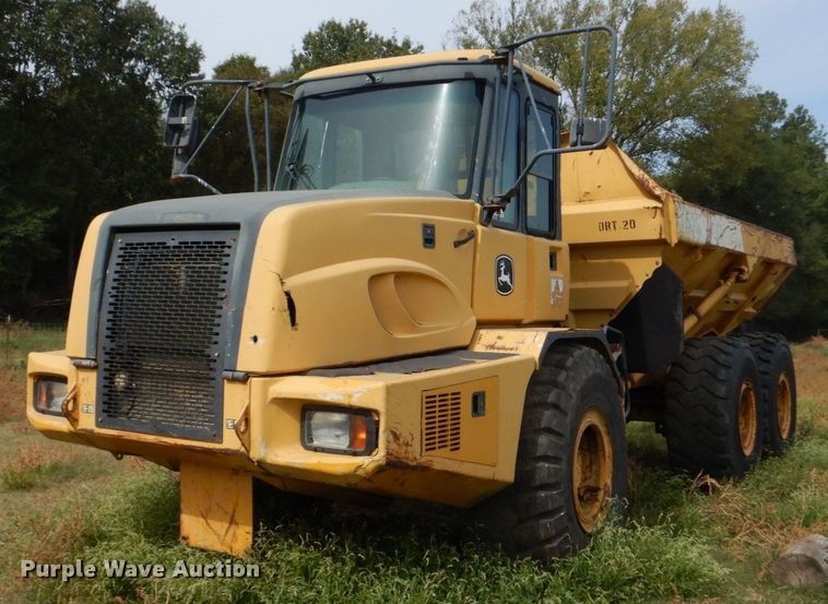 image for item DO1619 2006 John Deere 250D  haul truck