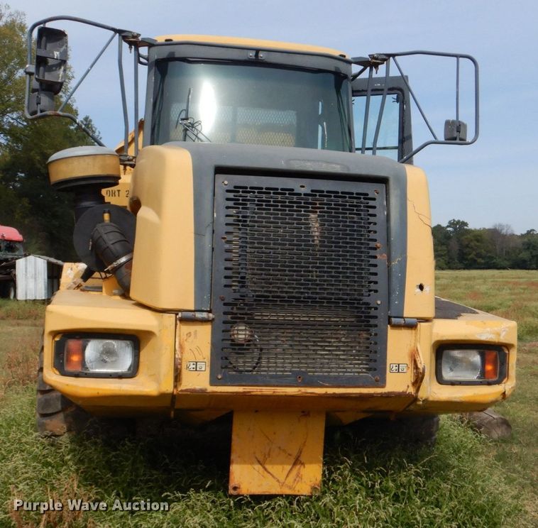 image for item DO1619 2006 John Deere 250D  haul truck