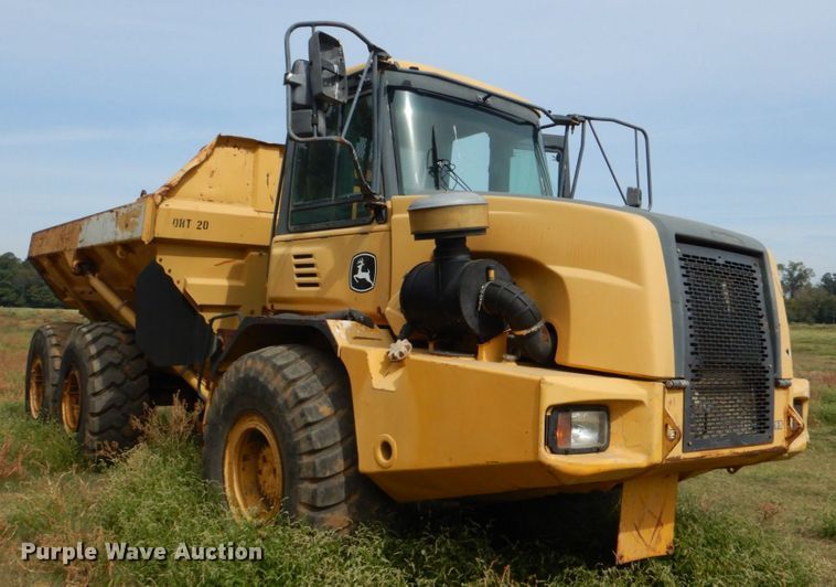 image for item DO1619 2006 John Deere 250D  haul truck