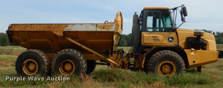 image for item DO1619 2006 John Deere 250D  haul truck