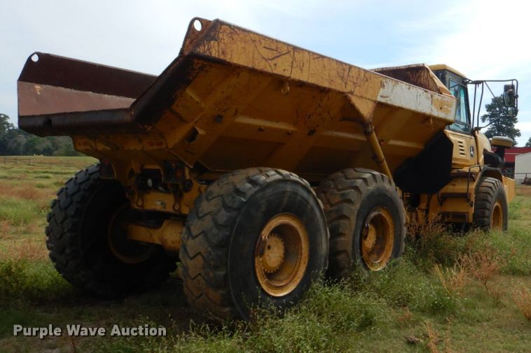 image for item DO1619 2006 John Deere 250D  haul truck