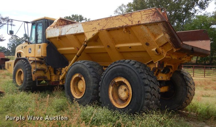 image for item DO1619 2006 John Deere 250D  haul truck