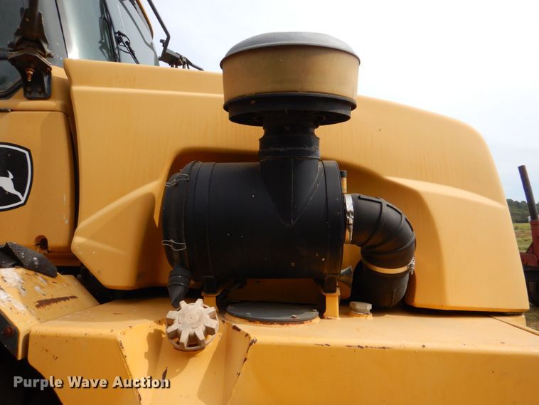 image for item DO1619 2006 John Deere 250D  haul truck