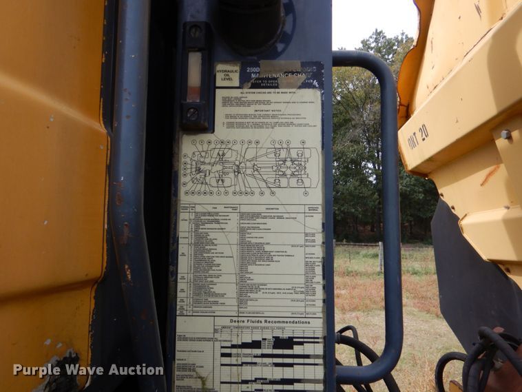 image for item DO1619 2006 John Deere 250D  haul truck