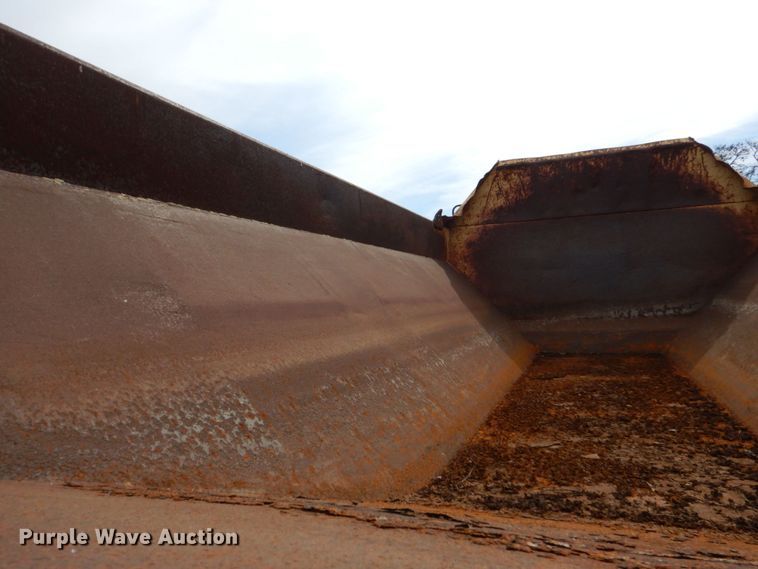 image for item DO1619 2006 John Deere 250D  haul truck