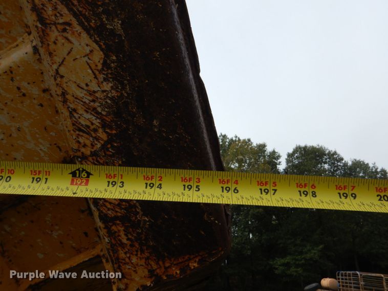 image for item DO1619 2006 John Deere 250D  haul truck