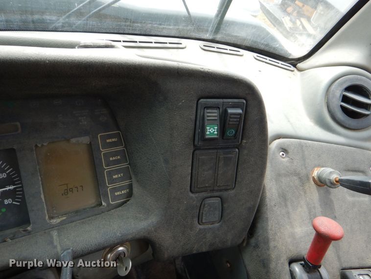 image for item DO1619 2006 John Deere 250D  haul truck