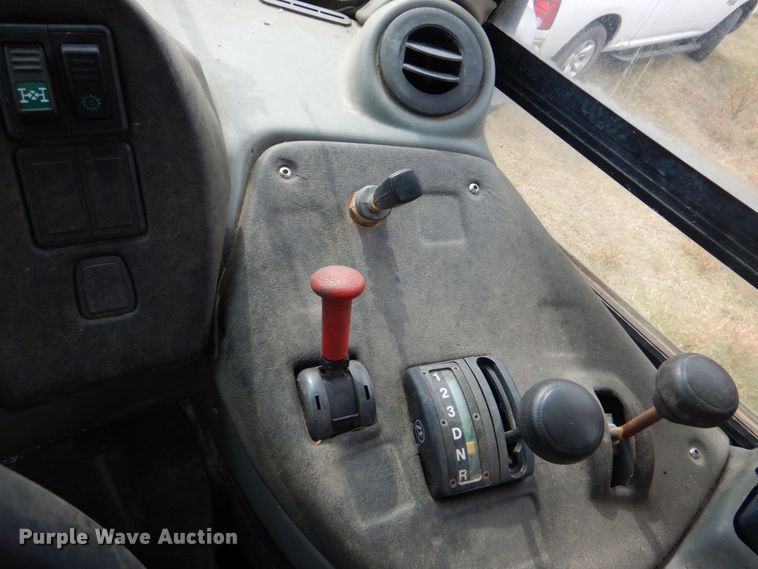 image for item DO1619 2006 John Deere 250D  haul truck