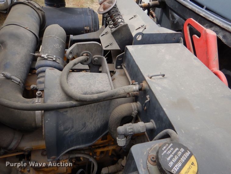 image for item DO1619 2006 John Deere 250D  haul truck