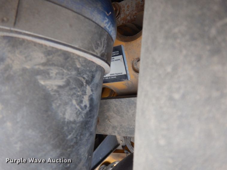 image for item DO1619 2006 John Deere 250D  haul truck