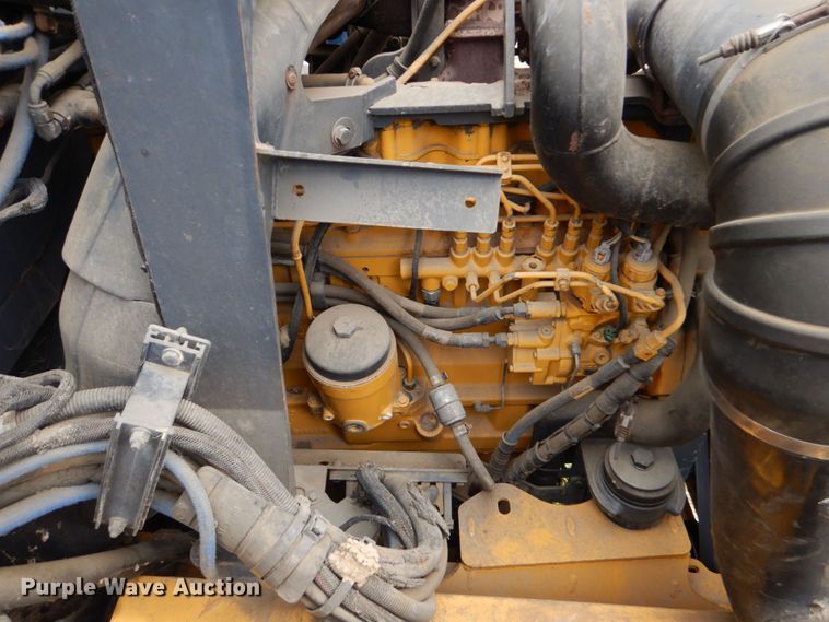 image for item DO1619 2006 John Deere 250D  haul truck