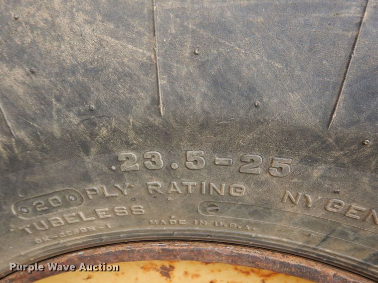 image for item DO1619 2006 John Deere 250D  haul truck