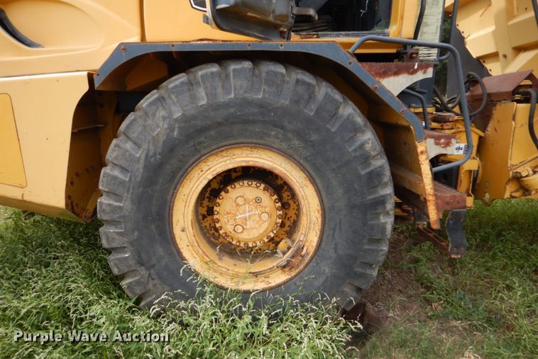 image for item DO1619 2006 John Deere 250D  haul truck