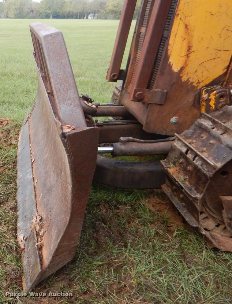 image for item DO1658 1992 John Deere 550G  dozer