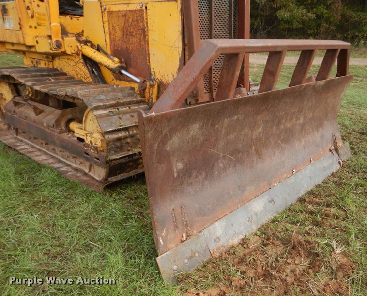 image for item DO1658 1992 John Deere 550G  dozer