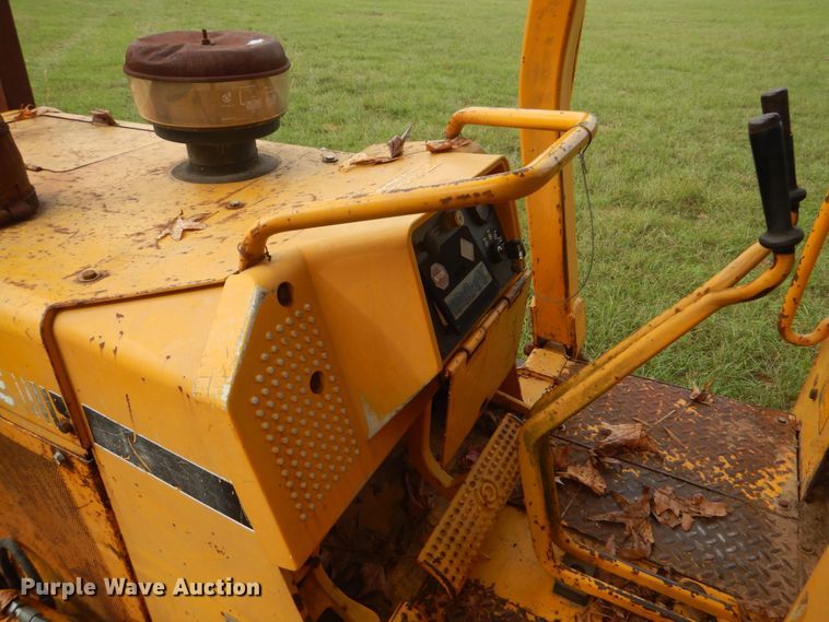 image for item DO1658 1992 John Deere 550G  dozer