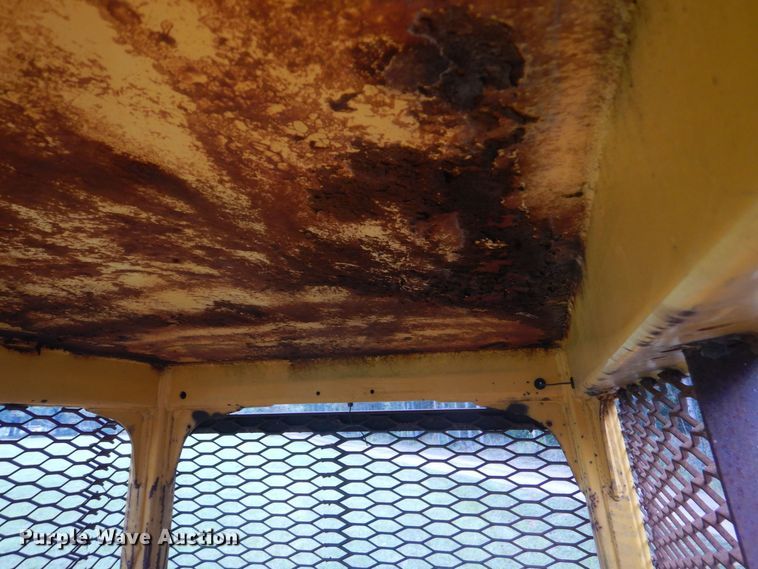 image for item DO1658 1992 John Deere 550G  dozer