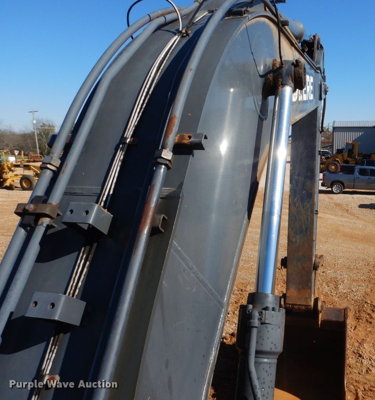 image for item DO1667 2007 John Deere 350D LC  excavator