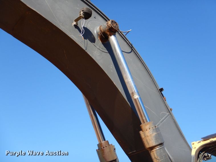 image for item DO1667 2007 John Deere 350D LC  excavator